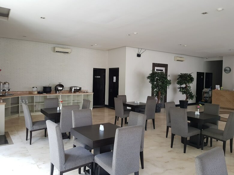 N3 Hotel Zainul Arifin