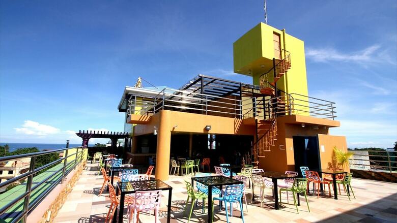 C & L Seaview Hotel