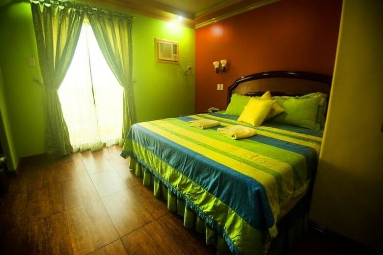 C & L Seaview Hotel