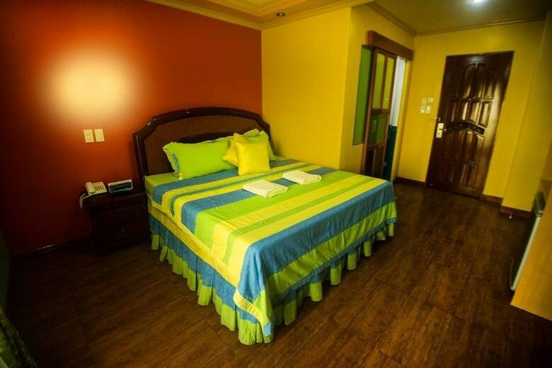 C & L Seaview Hotel