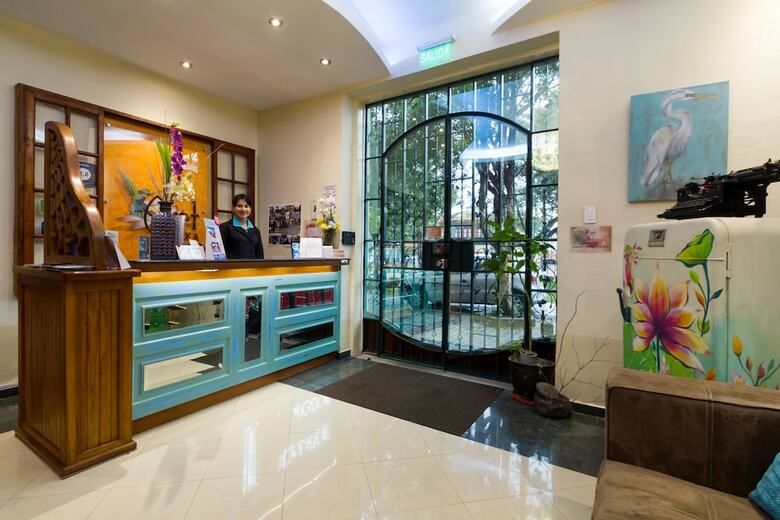 Bed & Breakfast Artplaza