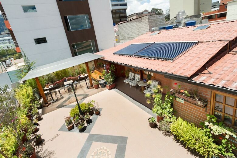 Bed & Breakfast Artplaza