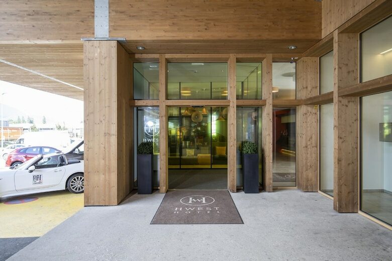 Hwest Hotel Hall