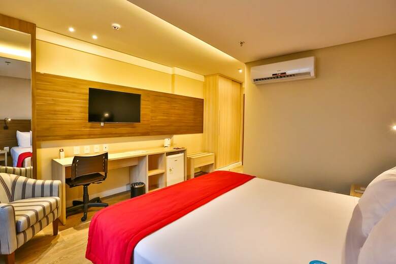 Crystal Plaza Hotel An�polis
