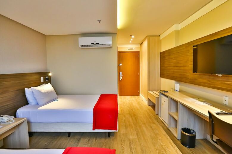 Crystal Plaza Hotel An�polis