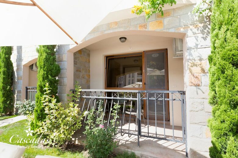 Aparthotel Cascadas Family Resort