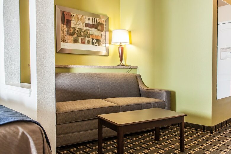 Hotel Comfort Inn & Suites