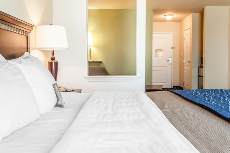 Hotel Comfort Inn & Suites