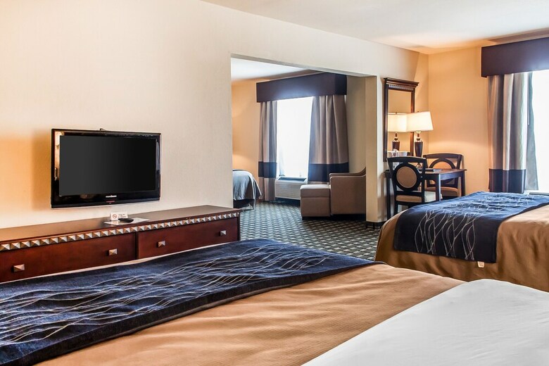 Hotel Comfort Inn & Suites