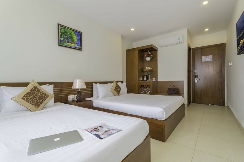 Golden Light Hotel