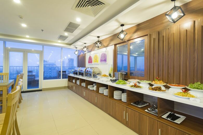 Golden Light Hotel