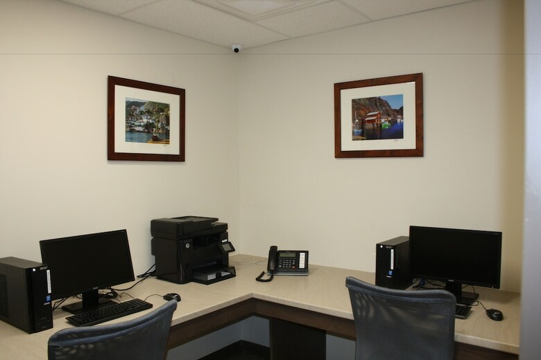 Hotel Crossroads Inn & Suites