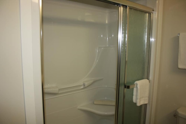 Hotel Crossroads Inn & Suites