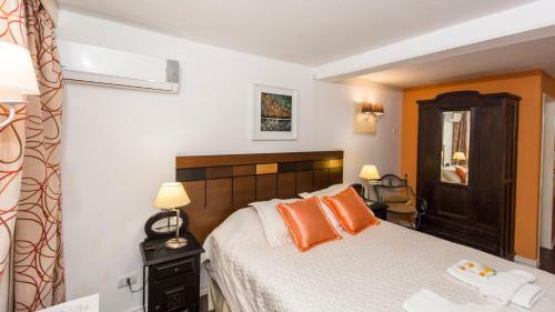 Hotel Posada Summit Suites