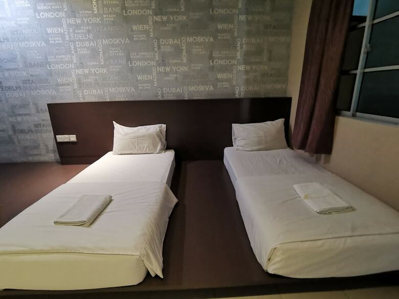 Hotel Oyo 89930 Golden Guest House