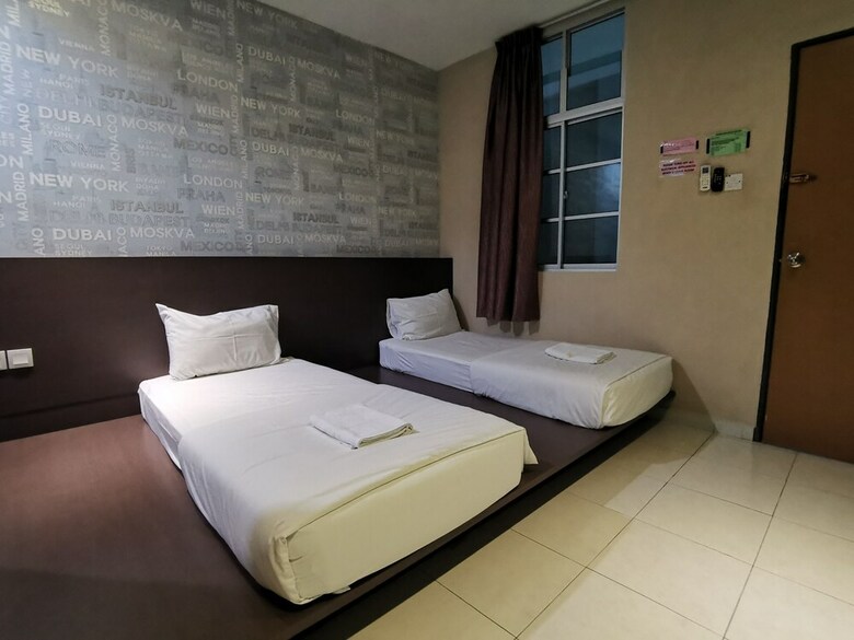 Hotel Oyo 89930 Golden Guest House