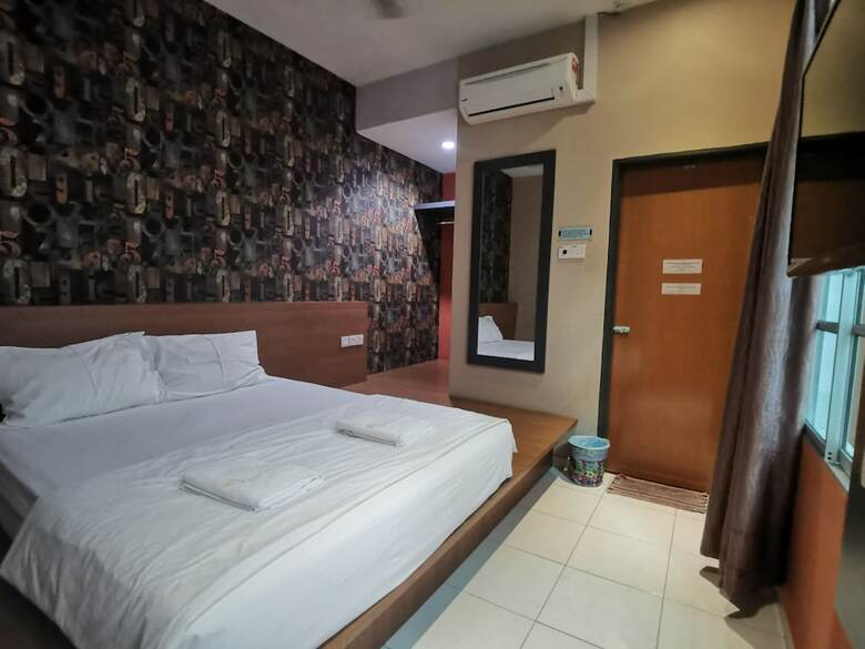 Hotel Oyo 89930 Golden Guest House