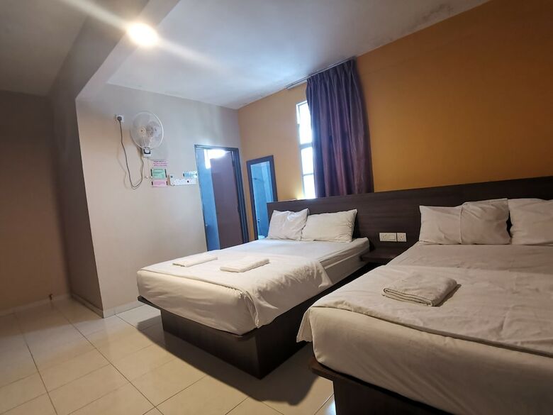 Hotel Oyo 89930 Golden Guest House