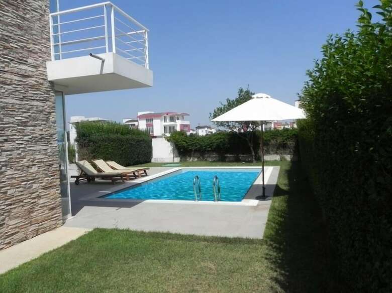 Novron Villas B3