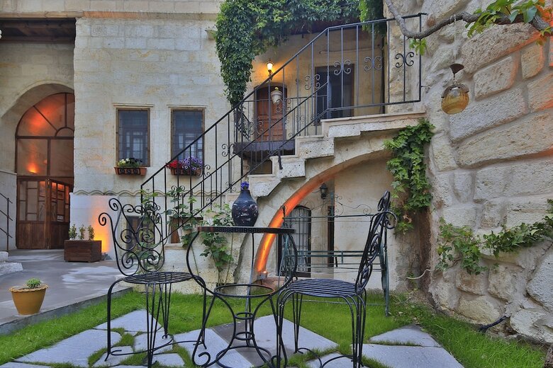 Hotel Heaven Cave House