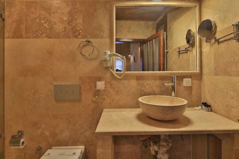 Hotel Heaven Cave House
