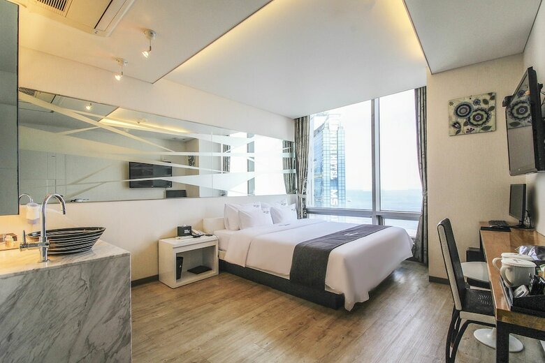 Hotel Sky Beach