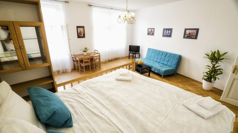 Apartment By The Old Town Square