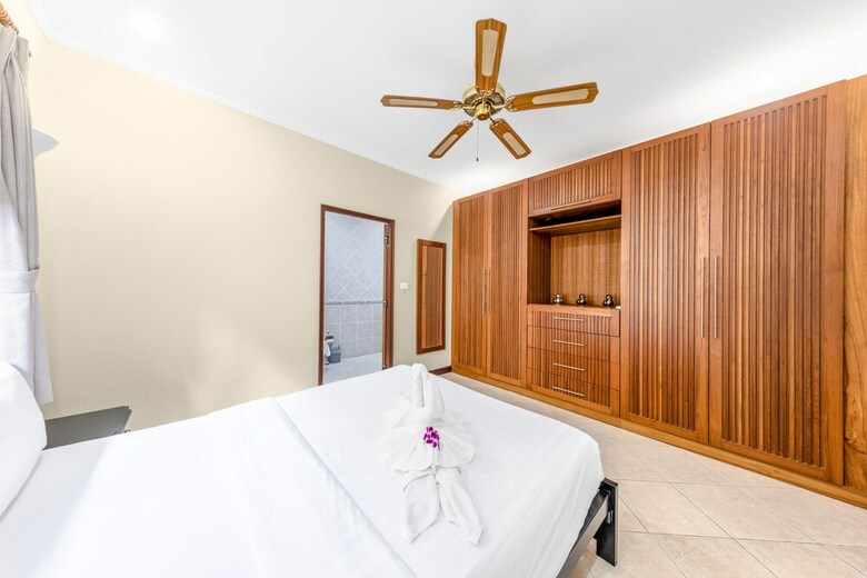 Private Beach Majestic Pool Villa Pattaya