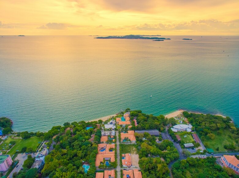 Private Beach Majestic Pool Villa Pattaya