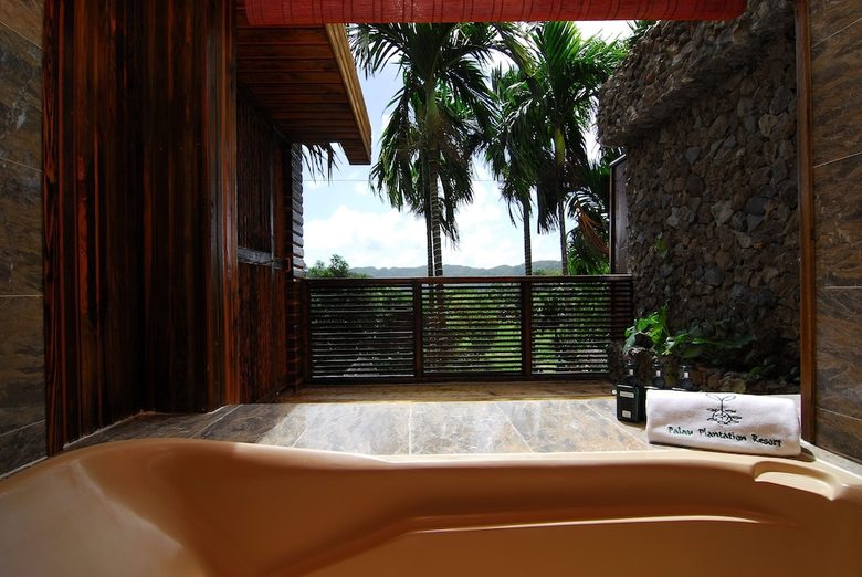 Hotel Palau Plantation Resort