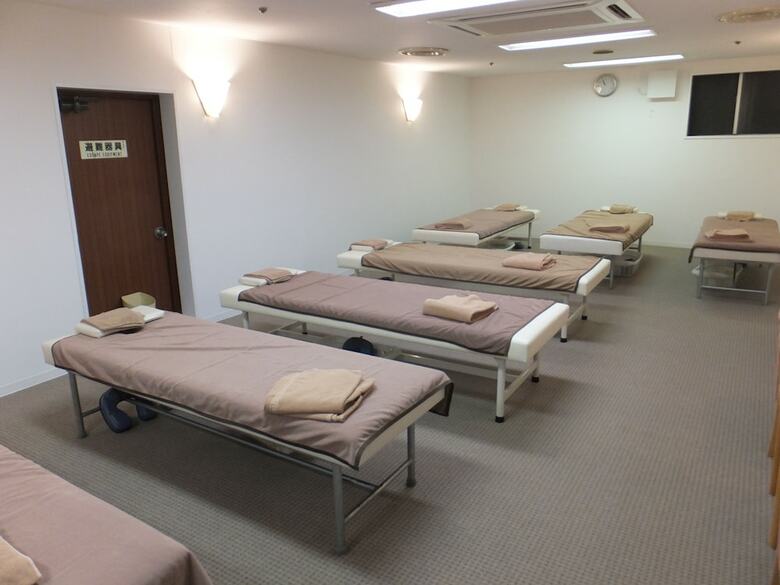 Capsule Hotel Wellbe Sakae - Caters To Men