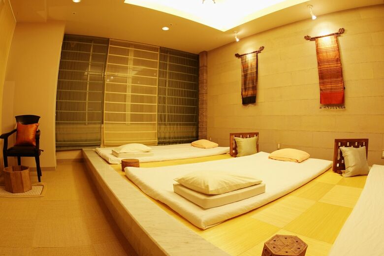 Capsule Hotel Wellbe Sakae - Caters To Men