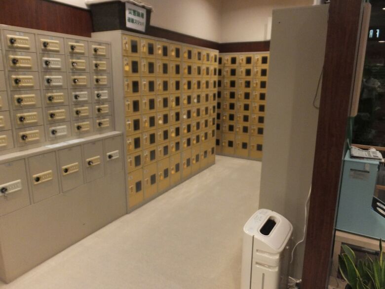 Capsule Hotel Wellbe Sakae - Caters To Men