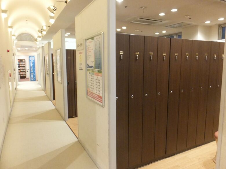 Capsule Hotel Wellbe Sakae - Caters To Men