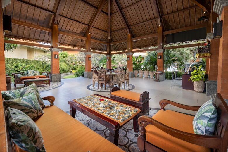 Adi Dharma Hotel