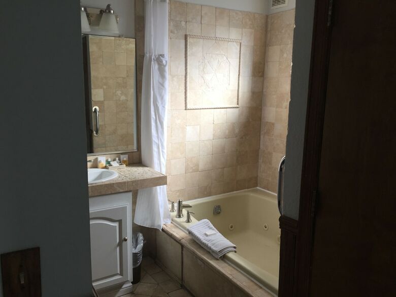 Hotel Seacrest Inn