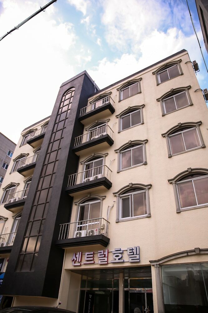 Central Hotel
