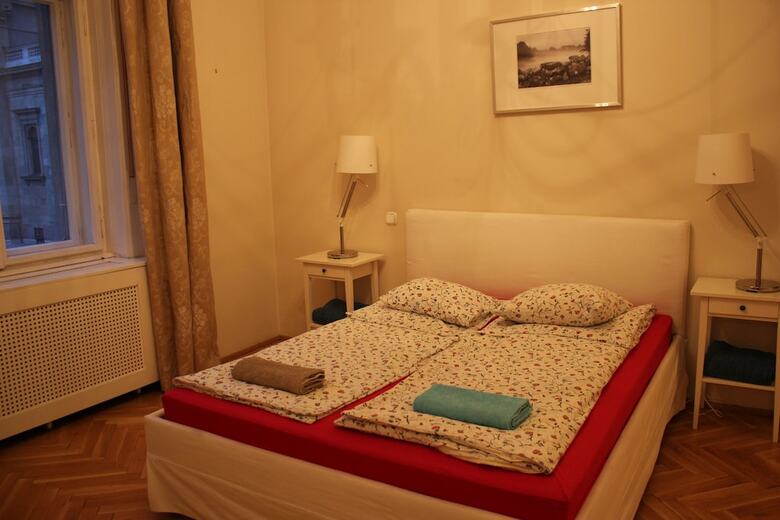 Aparthotel Pal's Hostel & Apartments
