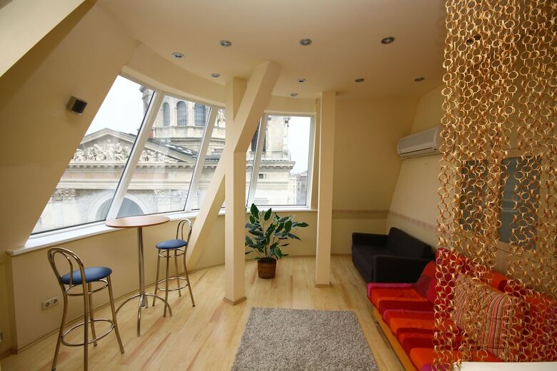 Aparthotel Pal's Hostel & Apartments