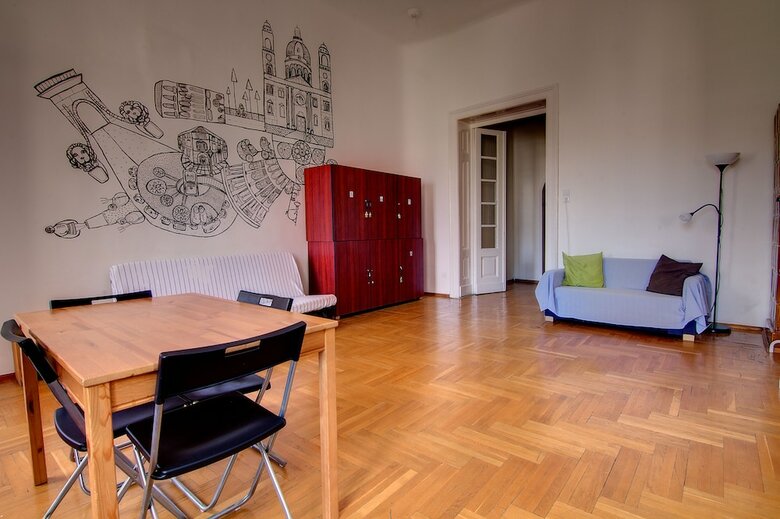 Aparthotel Pal's Hostel & Apartments