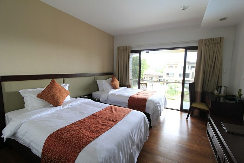 Hotel Coron Soleil Garden Resort