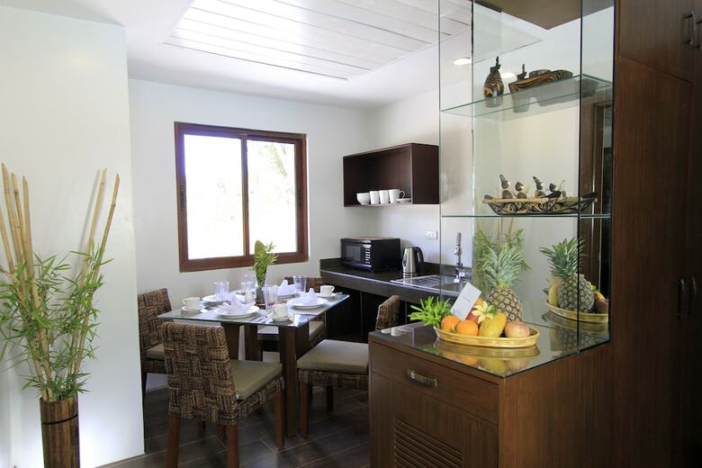 Hotel Coron Soleil Garden Resort