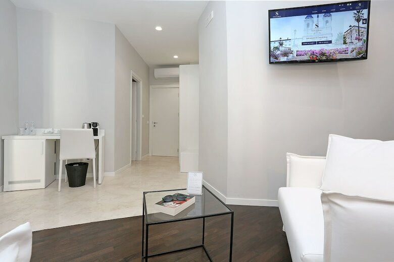 Hotel S Suites In Rome