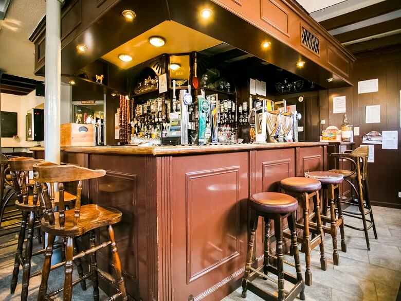 Oyo Corner Hotel