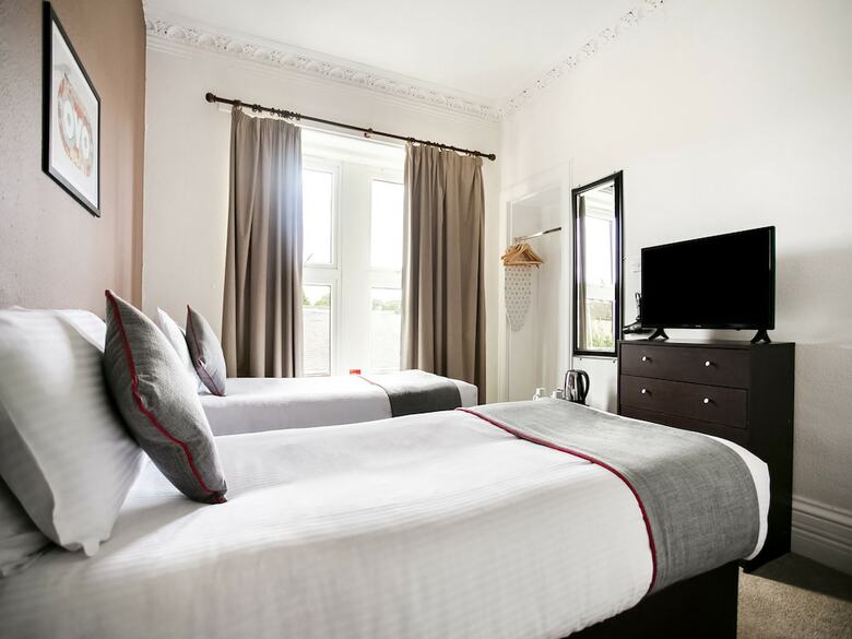 Oyo Corner Hotel