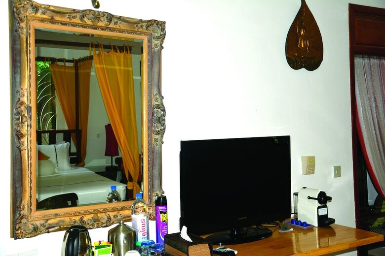 Hotel Tropical Hill Kep