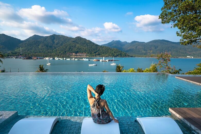 Hotel Bhuvarin Resort