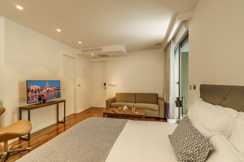 Hotel Oasis Life