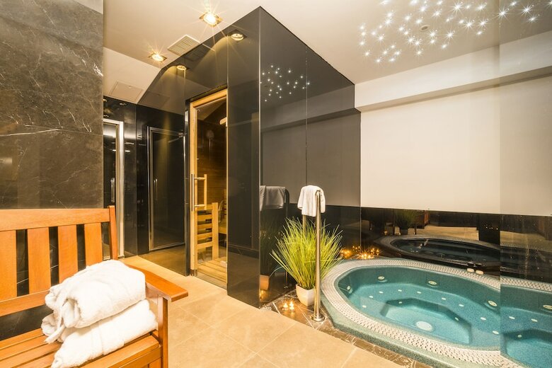 Hotel Oasis Life