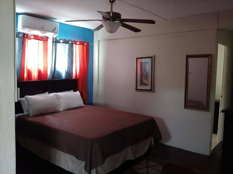 Hotel Rockhampton Retreat Guest House